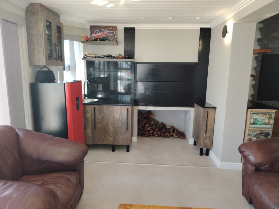 3 Bedroom Property for Sale in Hartenbos Central Western Cape